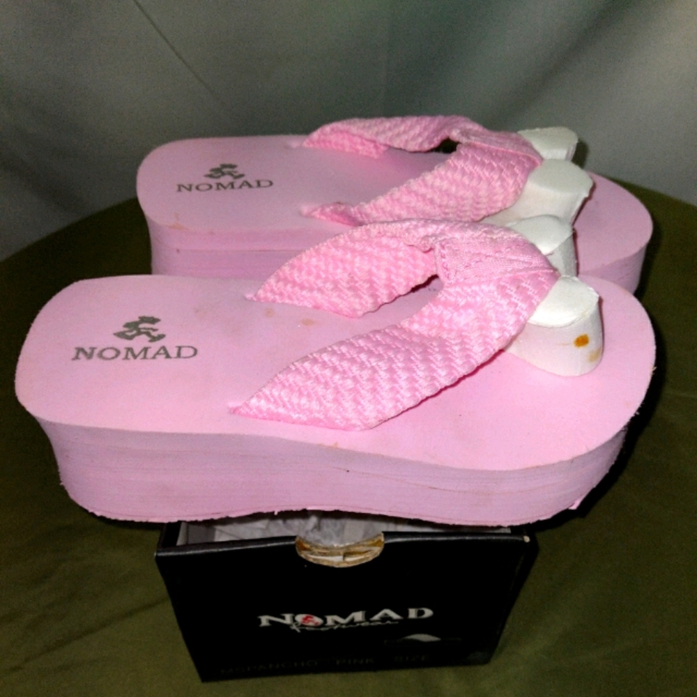 NIB Nomad Footwear Girls Pink wedge sandal
